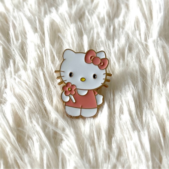 Hello Kitty Enamel Pin #5 - Picture 1 of 3